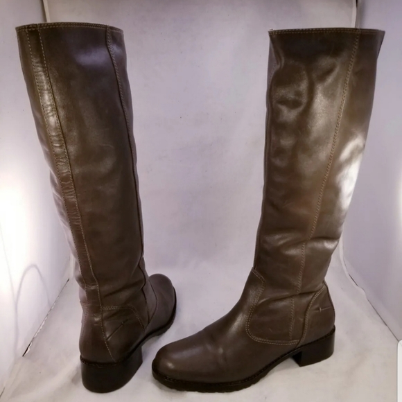 Donald pliner riding equestrian - Picture 7 of 8